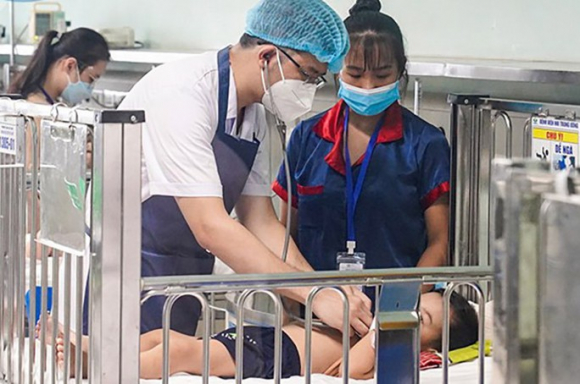 1 So Ca Nhiem Virus Adeno Tang Bat Thuong 6 Tre Em Tu Vong