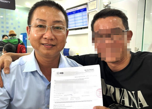 1 Nhan 2 Ti Dong Tien Chuyen Khoan Nham Voi Bao Cong An Tim Nguoi Tra Lai