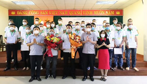 2 41 Lao Dong Quang Binh Xuat Khau Sang Han Quoc 34 Nguoi Bo Tron