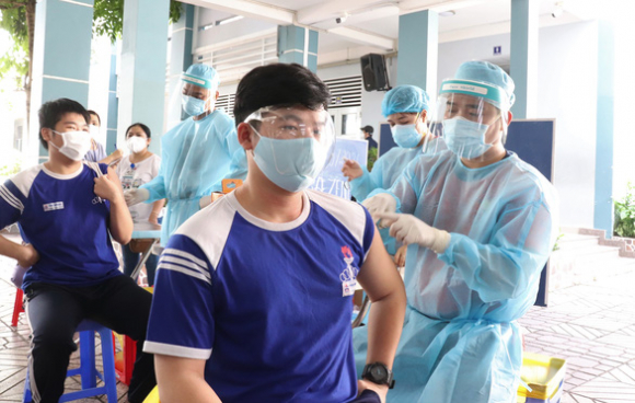 1 Vu Tim 579 Nhan Vien Y Te Khong Cho Con Tiem Vac Xin La Cong Viec Noi Bo