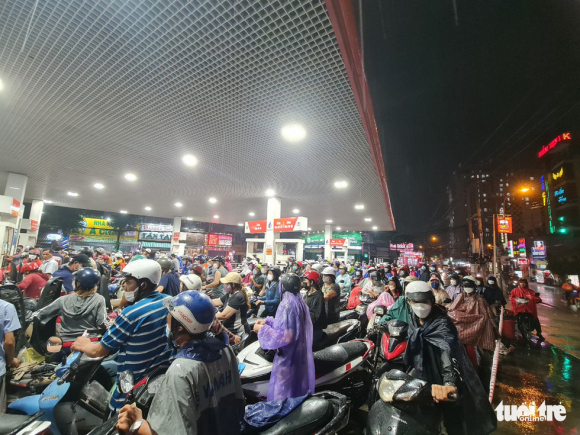 6 Dam Mua Ca Tieng Di 5km Toi Ba Cay Xang Moi Do Duoc Xang