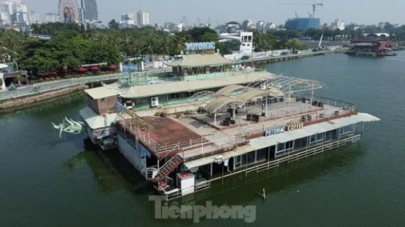 1 Thuyen Noi Nha Noi Mat My Quan Do Thi Duoc Di Chuyen Ra Khoi Ho Tay