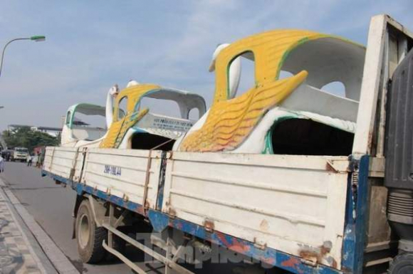7 Thuyen Noi Nha Noi Mat My Quan Do Thi Duoc Di Chuyen Ra Khoi Ho Tay