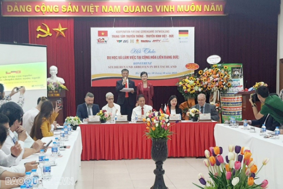 1 Nhieu Co Hoi Phat Trien Cho Thanh Nien Viet Nam Du Hoc Va Viec Lam Tai Duc