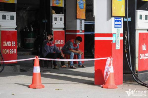 5 Nhieu Tram Xang Dau O Ha Noi Treo Bien Het Xang Nghi Ban Nguoi Di Duong Gap Kho