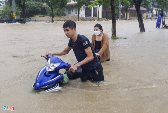 1 Nuoc Cuon Cuon Do Ve Sau Mua Lon Quy Nhon Ngap Nang