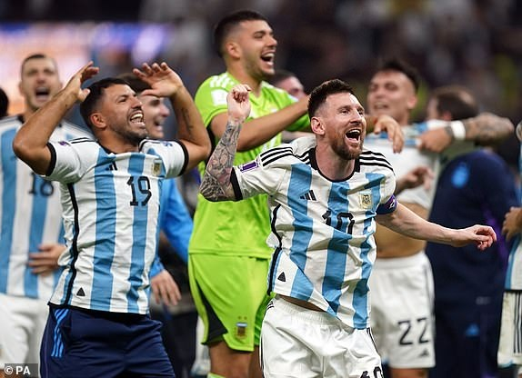 4 Lionel Messi Lap Hang Loat Ky Luc Vi Dai Sau Khi Vo Dich World Cup