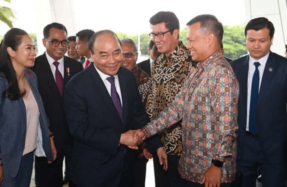 2 Hoc Doi Moi Sang Tao Tu Indonesia