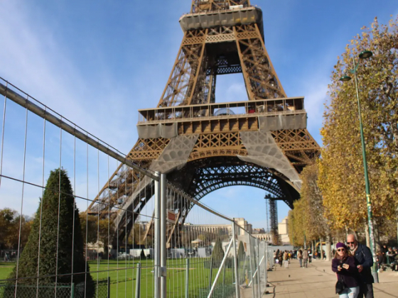 7 Cu Mong Den Paris Xem Thap Eiffel Co Gai Nhan Ra Khong Bao Gio Nen Tin Anh Song Ao