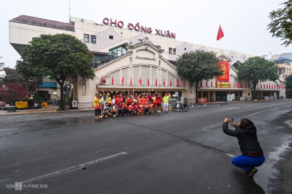 4 Ha Noi Va Tphcm Yen Binh Sang Mung 1 Tet