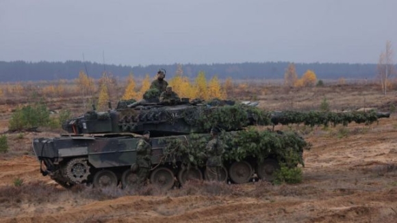 2 Vi Sao Duc Tri Hoan Gui Xe Tang Leopard 2 Toi Ukraine