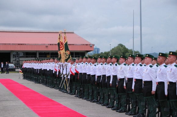 4 Thai Tu Brunei Don Thu Tuong Pham Minh Chinh Va Phu Nhan Tai San Bay