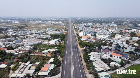 1 Vec Cao Toc Ben Luc   Long Thanh Do Dang Vuong Mac Do Quan Diem Cua Bo Tai Chinh