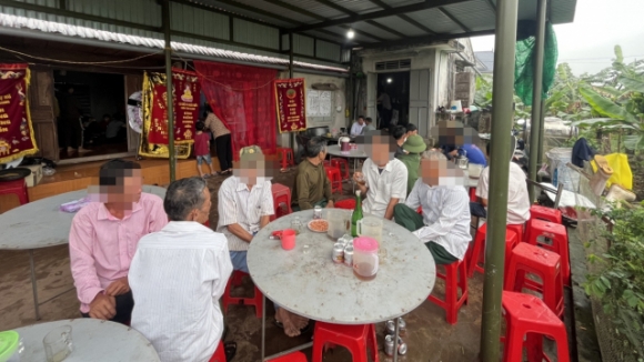 2 Nghi Pham Thay Giao Dung Dao Dam Bo Vo Tu Vong