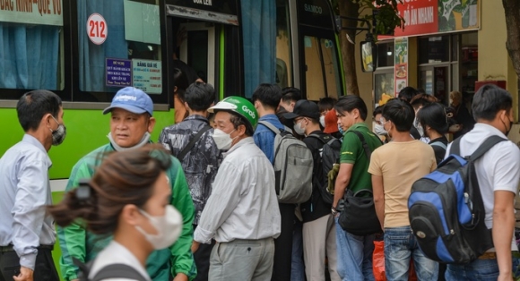 10 Nguoi Dan Un Un Roi Ha Noi Ben Xe Chat Kin Nguoi