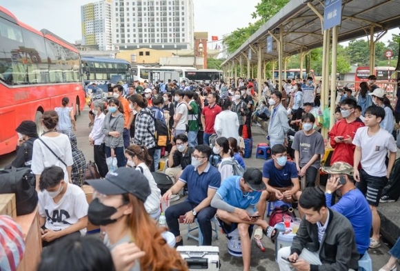 5 Nguoi Dan Un Un Roi Ha Noi Ben Xe Chat Kin Nguoi