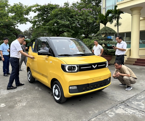 2 Wuling Hongguang Mini Ev   Oto Dien Re Nhat Viet Nam Xuat Hien