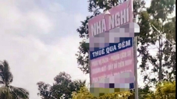 1 Dieu Chuyen Cong Tac Nu Pho Chanh Vp So Vao Nha Nghi Voi Chong Nguoi Khac