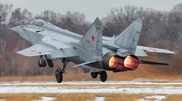 1 Tiem Kich Mig 31 Cua Nga Roi Luc Huan Luyen