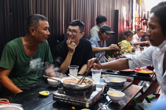 5 Nha Hang Mo Buffet 1000 Dong Cho Lao Dong Ngheo