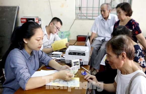 3 Lanh Dao Evn Vao Tam Ngam Lo Dau Hieu Tron Thue Khi Ban Co Phan