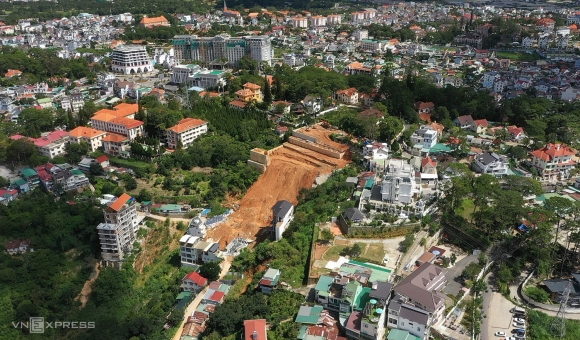 6 Da Lat Vo Mong Nha Kinh Mua Dat Khong Tham Nuoc Chay Di Dau