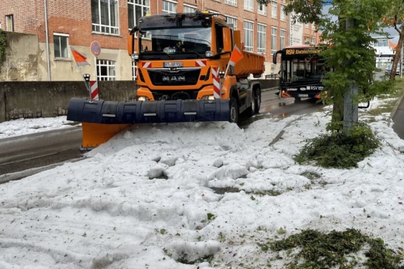 1 Duc Mua Da Cao Hang Centimet O Reutlingen Giua Mua He