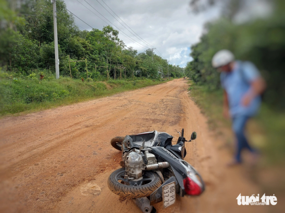 1 Phu Quoc Duong Dat Do Den Rach Vem Be Nat Khach Du Lich Ngao Ngan