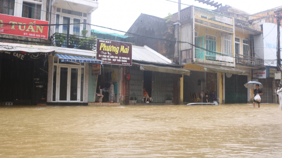 1 Khong Khi Lanh Tang Cuong Mien Trung Tiep Tuc Mua Lon