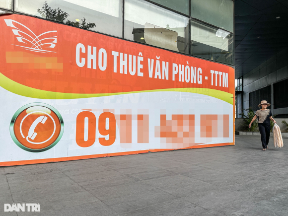 9 Hang Loat Cua Hang O Vi Tri Vang Cua Ha Noi Treo Bien Cho Thue Van E Am