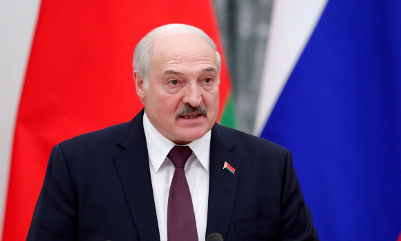 1 Ong Lukashenko Ky Luat Mien Truy To Tron Doi Voi Cuu Tong Thong Belarus