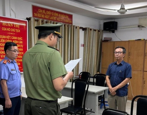 2 Nong Khoi To Bat Giam Ong Nguyen Cong Khe Va Nguyen Quang Thong