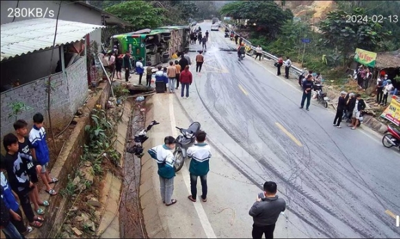 2 Lat Xe Khach Khien Nhieu Nguoi Thuong Vong Ngay Mung 4 Tet