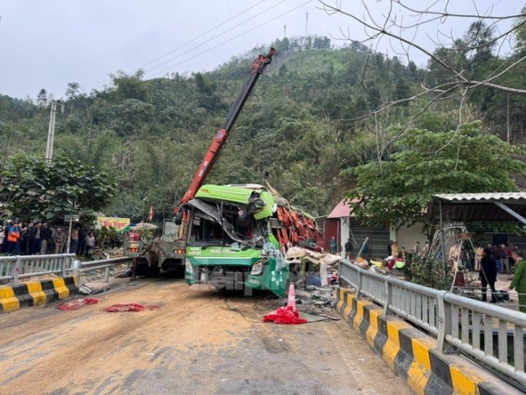 7 Lat Xe Khach Khien Nhieu Nguoi Thuong Vong Ngay Mung 4 Tet