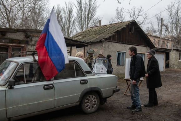 2 Putin Thang Gian Lan Bau Cu Nga Nguoi Ukraina O Cac Vung Bi Chiem Dong Bo Phieu Bang Sung