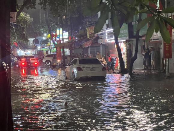 3 Ha Noi Mua To Hang Gio Duong Pho Bat Dau Ngap