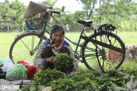 1 Tranh Cai Chi Tieu O Ngoai Thanh Ha Noi Dat Do Khong Kem Noi Thanh