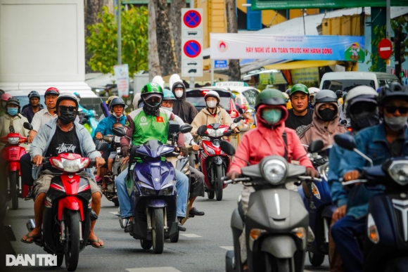 2 Gojek Rut Khoi Thi Truong Viet Tai Xe Choang Vang Chua Dam Noi Voi Vo