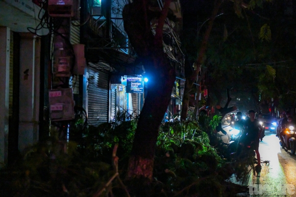 11 Nhieu Khu Dan Cu Tuyen Duong O Hai Phong Toi Den Nhu Muc Vi Chua Duoc Cap Dien Tro Lai