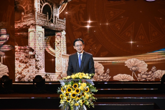 2 Kieu Bao Nhi Nu Giang Vien Lao Duoc Vinh Danh La Su Gia Tieng Viet