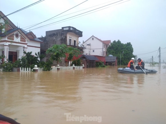 2 Can Canh Cuoc Song Nguoi Dan Ngap Trong Bien Nuoc Do Tran De Boi O Bac Giang