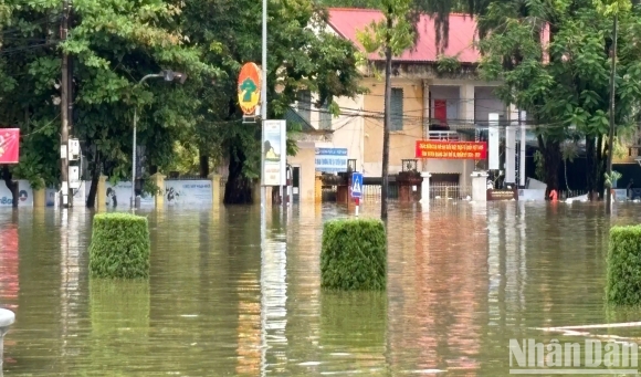 3 Nuoc Da Ngap Toan Thanh Pho Tuyen Quang