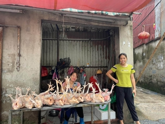 2 Can Canh Cho Ha Noi Nhung Ngay Mua Lu Nguon Cung Gia Ca Ra Sao