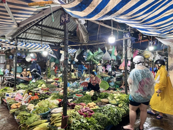 8 Can Canh Cho Ha Noi Nhung Ngay Mua Lu Nguon Cung Gia Ca Ra Sao