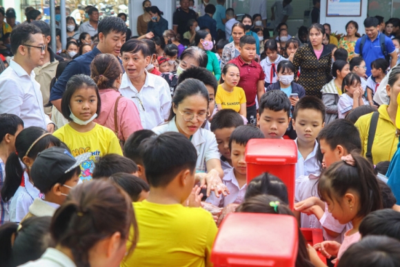 4 Gan 1000 Nguoi Dan Da Nang Duoc Kham Benh Cap Thuoc Mien Phi