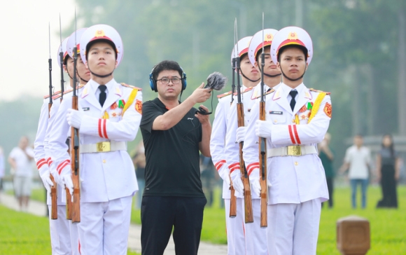 2 Dai Ha Noi Dat 36 Micro Quanh Quang Truong Ba Dinh De Thu Am Le Thuong Co