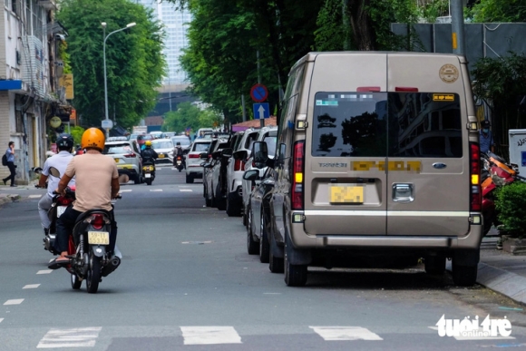 1 Nguoi Nuoc Ngoai Hien Ke Dep Nan Dau O To Tran Lan O Trung Tam Tphcm