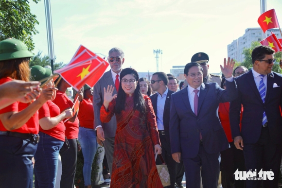 1 Co Do Sao Vang Mu Coi Va Tinh Cam Danh Cho Bac Ho Tai Cong Hoa Dominica