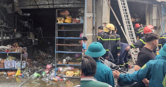 1 Vu Chay Nha 4 Nguoi Chet O Nha Trang Ba Ngoai Quay Vao Cuu 2 Chau Nhung Khong Kip Thoat Ra Ngoai