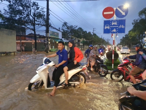 2 Nuoc Lu Dang Dan Nha Trang Chat Vat Don Do